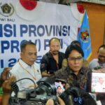 wagub Wakil Gubernur Bali I Nyoman Giri Prasta saat menjawab wartawan seusai membuka Konferprov PWI Bali 2025 di Gedung PWI Bali, Jumat (30/5/2025). (Foto: Panitia Konferprov)