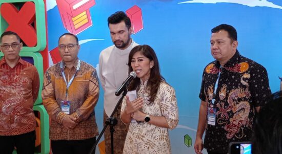 Menteri Komunikasi dan Digital RI, Meutya Hafid saat menyampaikan kepada pers terkait pertumbuhan gim di Indonesia yang tidak hanya sebagai pasar potensial tetapi juga sebagai rumah inovasi dan kreativitas global. (Foto: djo)