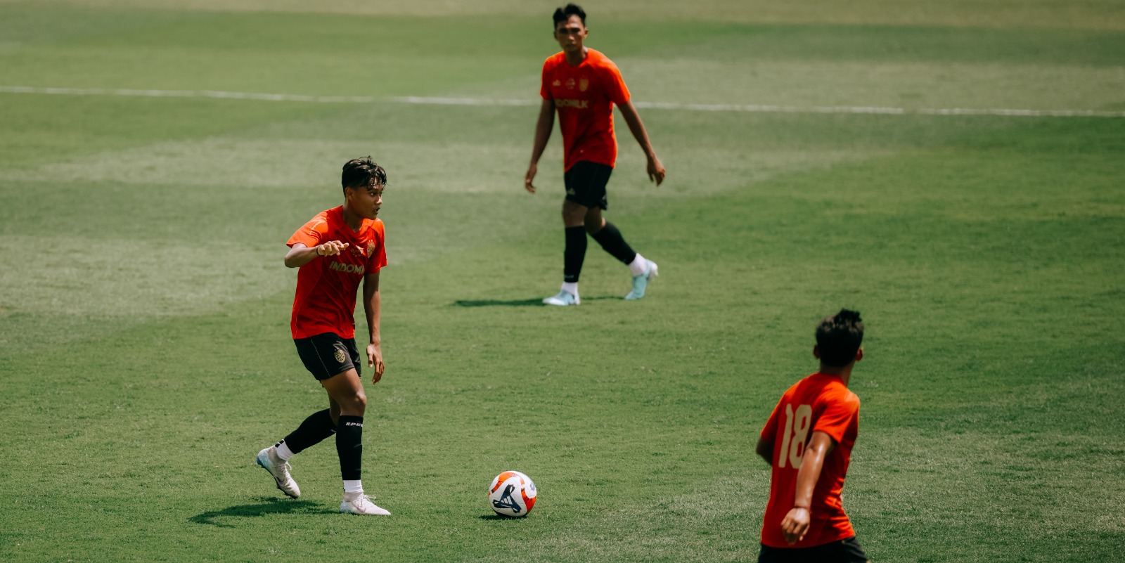 I Wayan Diva Wijaya Kusuma (kiri)