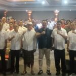 OLGA MASTER raker koni dps Wakil Wali Kota Denpasar I Kadek Agus Arya Wibawa dan Ketua Umum KONI Kota Denpasar I Putu Yudiatmika dan beberapa petinggi olahraga lainnya foto bersama seusai membuka Raker KONI Kota Denpasar, Sabtu (24/1/2026) (Foto: djo)