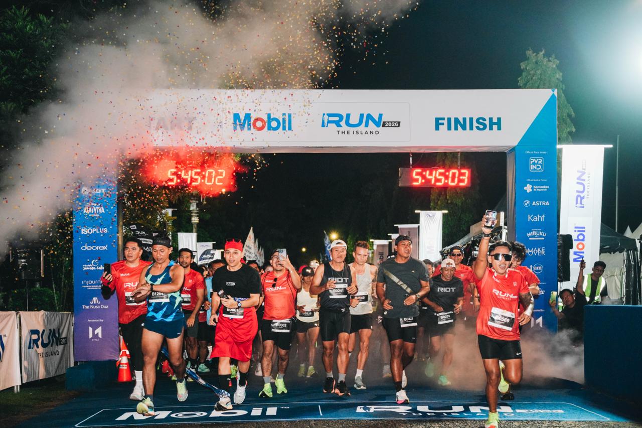 Seribu lebih peserta lari ‘Mobil Run The Island by MStyle’ saat start pada event yang dihelat di kawasan ITDC, Nusa Dua, Kuta, Badung, Bali, Minggu (1/2/2026). (Foto: Ist)