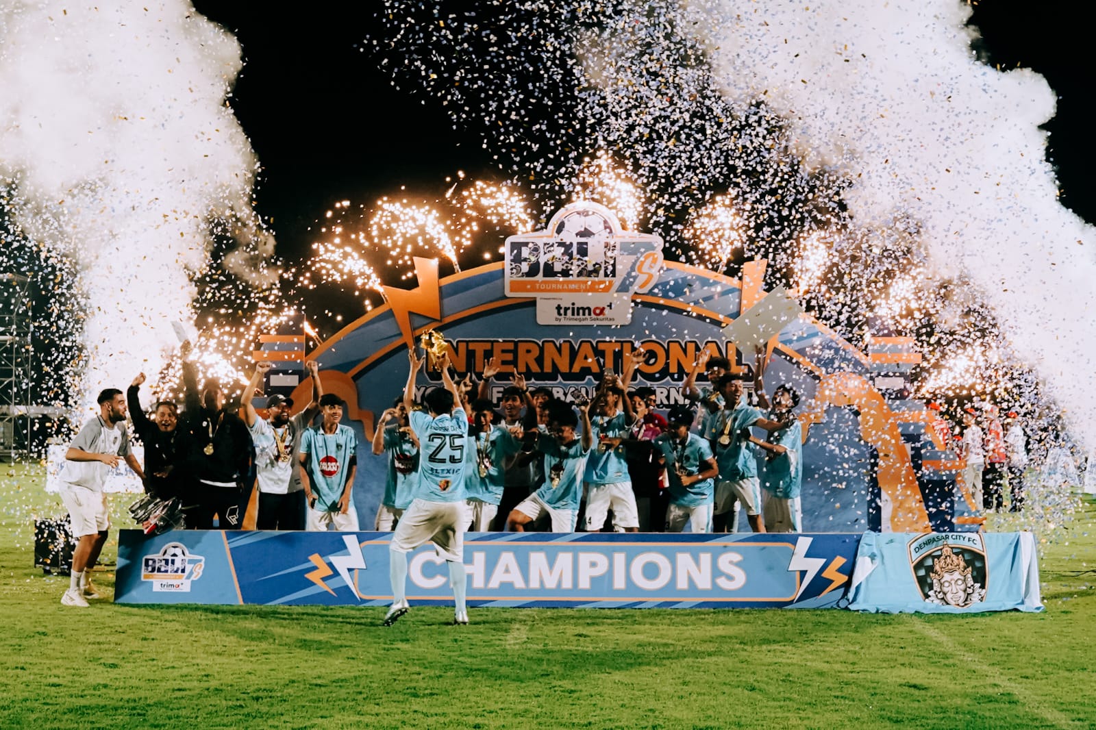 Penobatan gelar juara Bali 7s di Bali United Training Center, Gianyar, Minggu (5/4/2026). (Foto: butd)