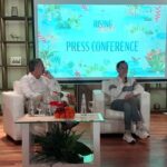 Presiden Direktur PT Surya Semesta Internusa Tbk Johannes Suriadjaja (tengah) saat memberikan penjelasan kepada pers terkait keberadaan Paradisus Bali yang baru saja selesai direnovasi, Sabtu (16/5/2026) (Foto: djo)