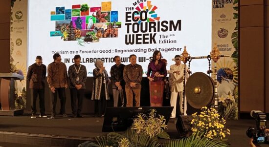 Menteri Pariwisata RI Widiyanti Putri Wardhana saat membuka The Meru Eco Tourism Week 4th Edition di Bali Beach Convention Center, Sanur, Sabtu (30/5/2026). (Foto: djo)