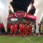 Selebrasi Banteng Denpasar seusai keluar sebagai juara Liga Kampung Soekarno Cup III Provinsi Bali di Stadion Ngurah Rai, Denpasar, Senin (25/5/2026). (Foto: djo)