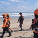 Hendak Ambil Bola, Dua Bocah Terseret Arus di Pantai Kuta