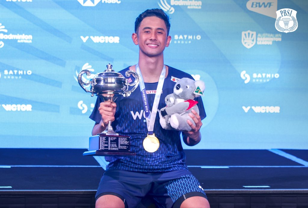 Tunggal putra Indonesia Alwi Farhan juara Australian Open 2026 setelah mengalahkan Dong Tian Yao dari China di final, Minggu (14/6/2026) (Foto: XBadminton)