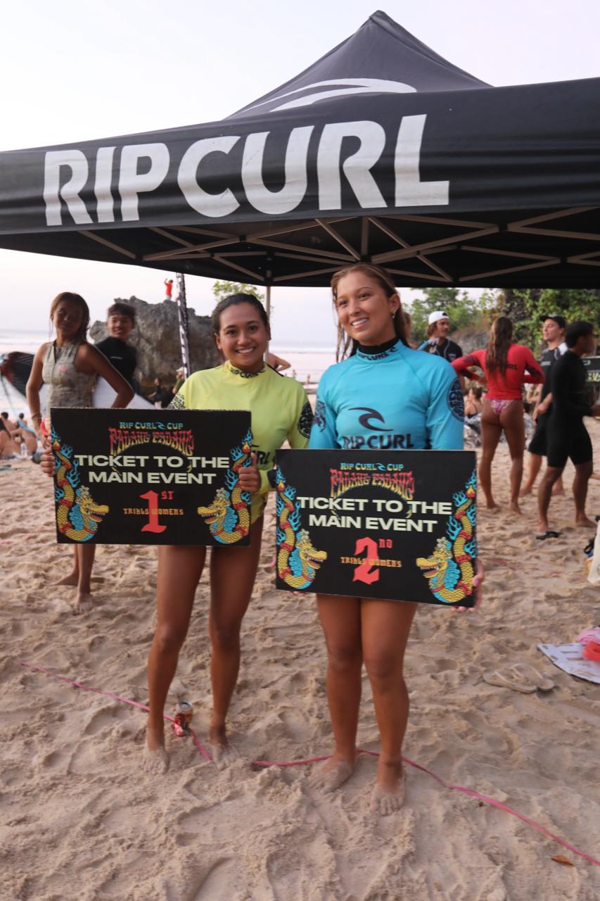 Taina Izquierdo dan Paris Nalendra sebagai juara dan runner up Rip Curl Cup Padang Padang Women's Local Trials dan akan beraksi di Rip Curl Cup Padang Padang 2026 Main Event. (Foto: ripcurl)